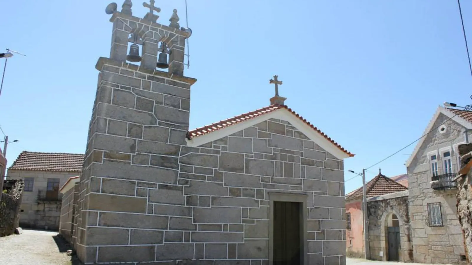 Igreja e torre sineira de Monte Margarida